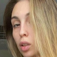 aisux Naakt
