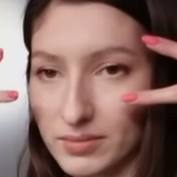 Aloona Larionova Naakt