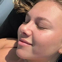 Amanda Anisimova Naakt