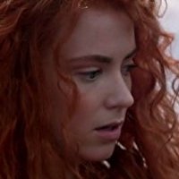 Amy Manson Naakt