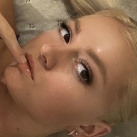 Blonde_ellie Naakt