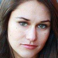 Caity Brewer Naakt