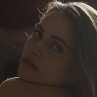 Charlotte Mckee Naakt