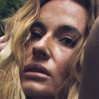 Chloe Maddin Naakt