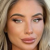 Chloe Streatfield Naakt