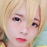 DollyMew Naakt