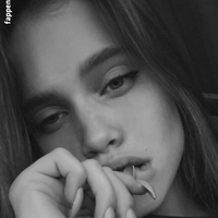 Ecsodia Naakt