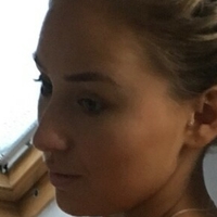 Elesha Arnfield Naakt