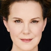 Elizabeth Perkins Naakt