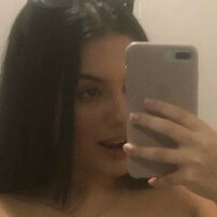 Emily Muniz Naakt
