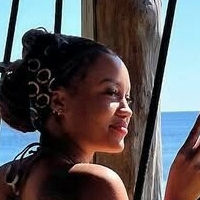 Exactly Essence Naakt