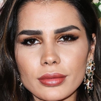 Farah Aziz Naakt