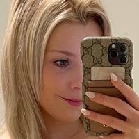 Feliz Nicole Naakt