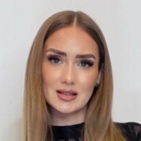 Goddess Kira Gold Naakt