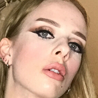 Hannah Goneau Naakt