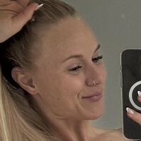 Hattie Naakt