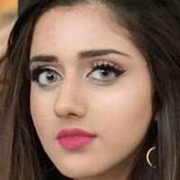 Jannat Mirza Naakt