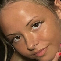 lilmia Naakt