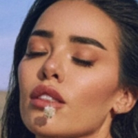 Lily Andrews Naakt