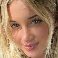 Lily Bowman Naakt