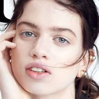 Lily McMenamy Naakt