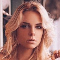 Liza Svistunova Naakt