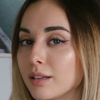 lola-aus Naakt