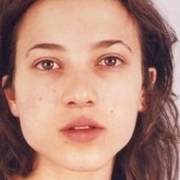 Louise Szpindel Naakt