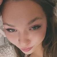 Lucy Lacht Naakt