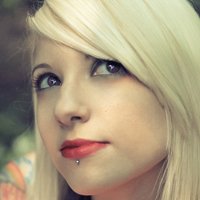 Maia Suicide Naakt