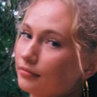 Maizie Martin Naakt