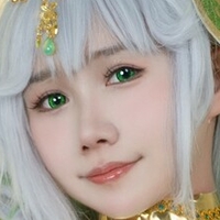 Makachan Naakt