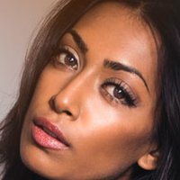 Melinda Shankar Naakt