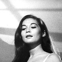 Nancy Kwan Naakt