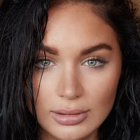 Natassia Halabi Naakt