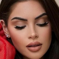 Nazanin Kavari Naakt