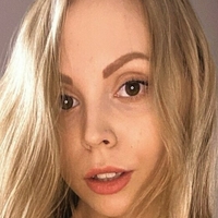 Nikki Mills Naakt