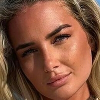 Phoebe Isobel Naakt