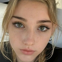 Phoebe_Owns_U Naakt