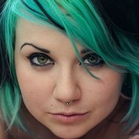 Quinne Suicide Naakt