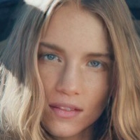 Rebecca Leigh Longendyke Naakt