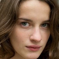 Rebecca Marder Naakt