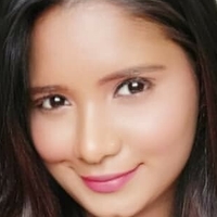 Resha Antony Naakt