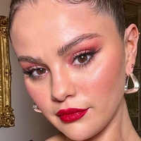 Selena Gomez Naakt