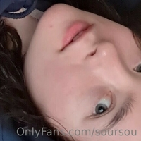 soursou Naakt