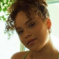 Tahani Anderson Naakt