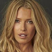 Veronika Varekova Naakt