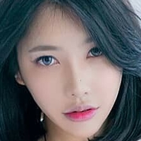 Yoon Cherry 윤체리 Naakt