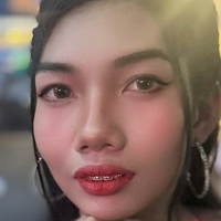 Yuna Sky Naakt