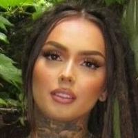 Zhavia Naakt